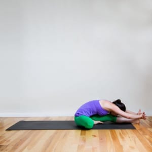 Tràn đầy sức sống và đẩy lùi bệnh tật chỉ 7 bài tập yoga đơn giản Tràn đầy sức sống và đẩy lùi bệnh tật chỉ 7 bài tập yoga đơn giản